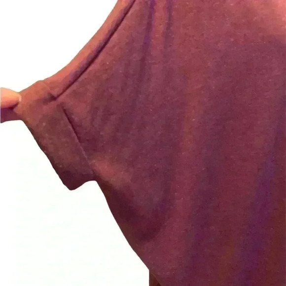 Chicos V neck short sleeve with cuff slits on sides size M/L in wine color - Picture 3 of 7